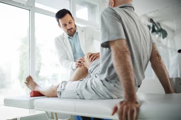 Osteoarthritis: Symptoms, Causes, Diagnosis, and Treatment Explained