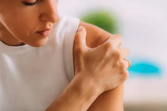 Frozen Shoulder (Adhesive Capsulitis): Causes, Diagnosis & Recovery Timeline